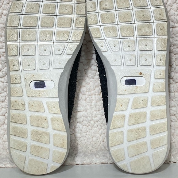 Cynthia Rowley Womens Black Beaded Knit Slip On Casual Shoes SZ US 7.5 - Picture 10 of 11